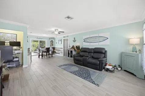 8704 SE Jardin Street Hobe Sound FL 33455