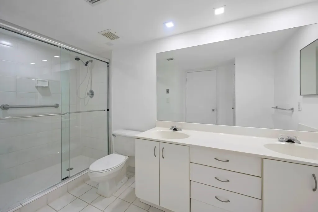 3300 NE 192nd Street Aventura FL 33180