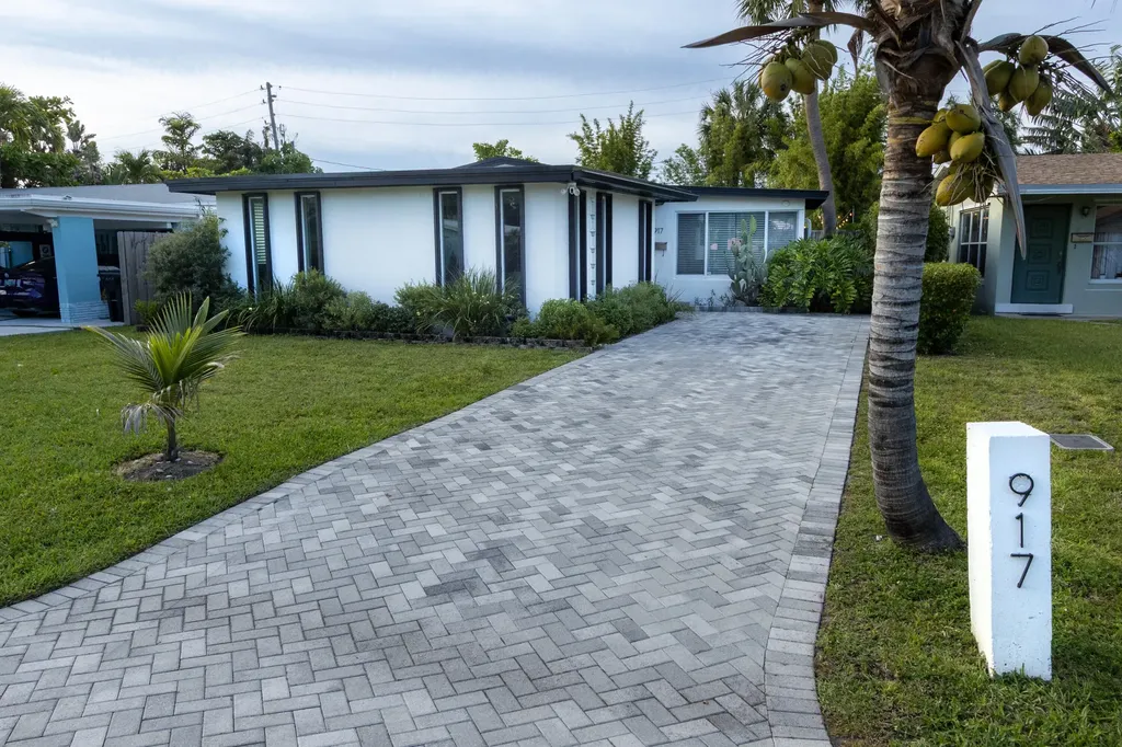 917 NE 18th Street Fort Lauderdale FL 33305