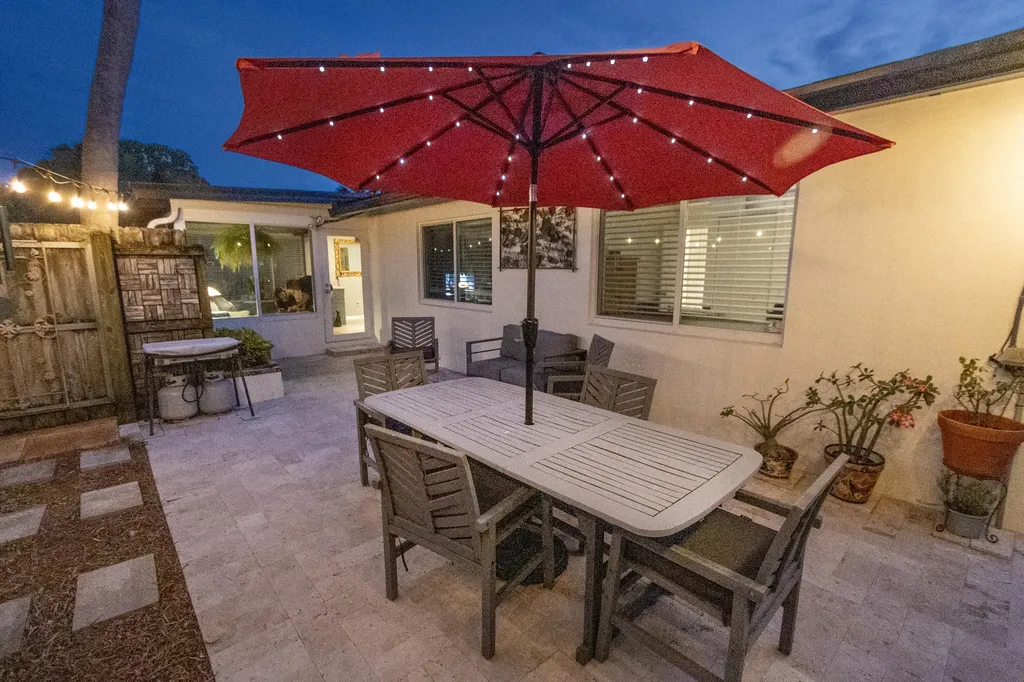 917 NE 18th Street Fort Lauderdale FL 33305