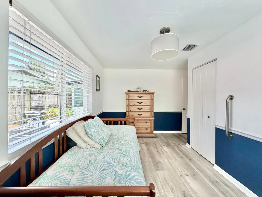 917 NE 18th Street Fort Lauderdale FL 33305