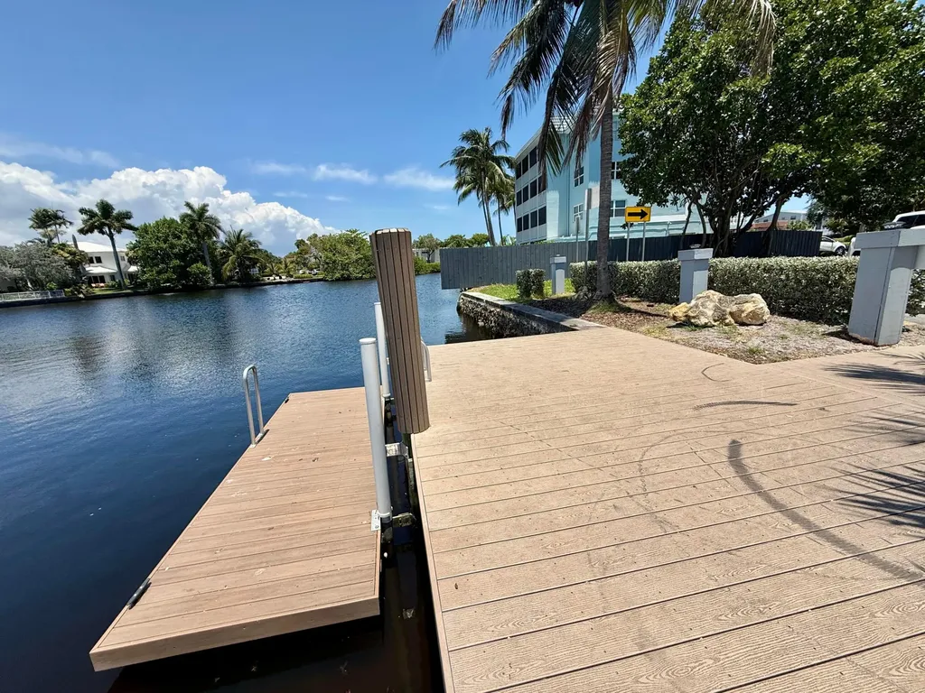 917 NE 18th Street Fort Lauderdale FL 33305