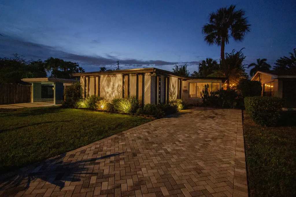 917 NE 18th Street Fort Lauderdale FL 33305