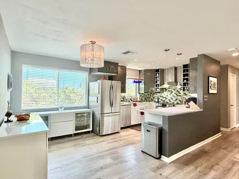 917 NE 18th Street Fort Lauderdale FL 33305