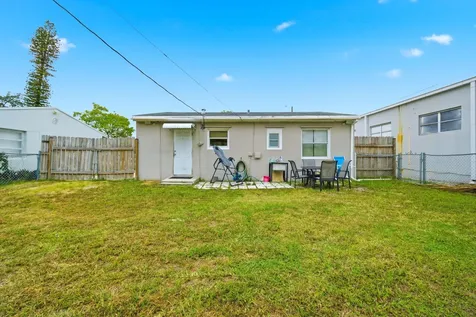 2120 Taylor Street Hollywood FL 33020