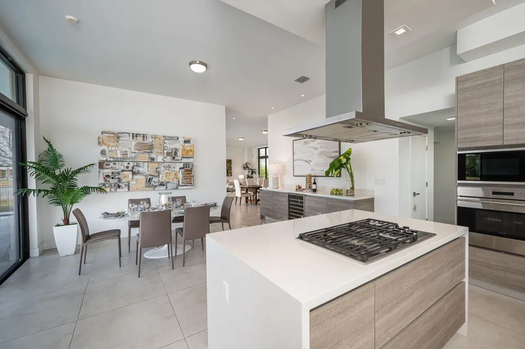 16553 Botaniko Drive S Weston FL 33326