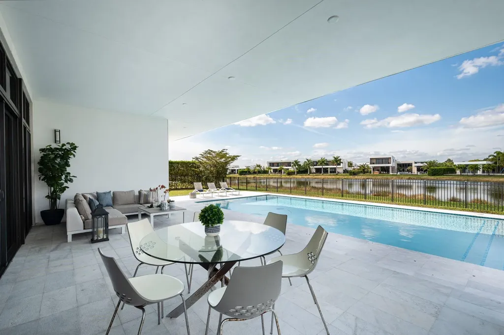 16553 Botaniko Drive S Weston FL 33326