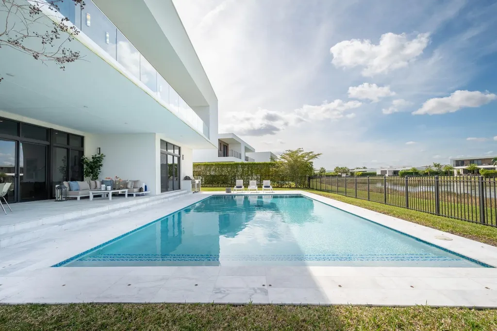 16553 Botaniko Drive S Weston FL 33326