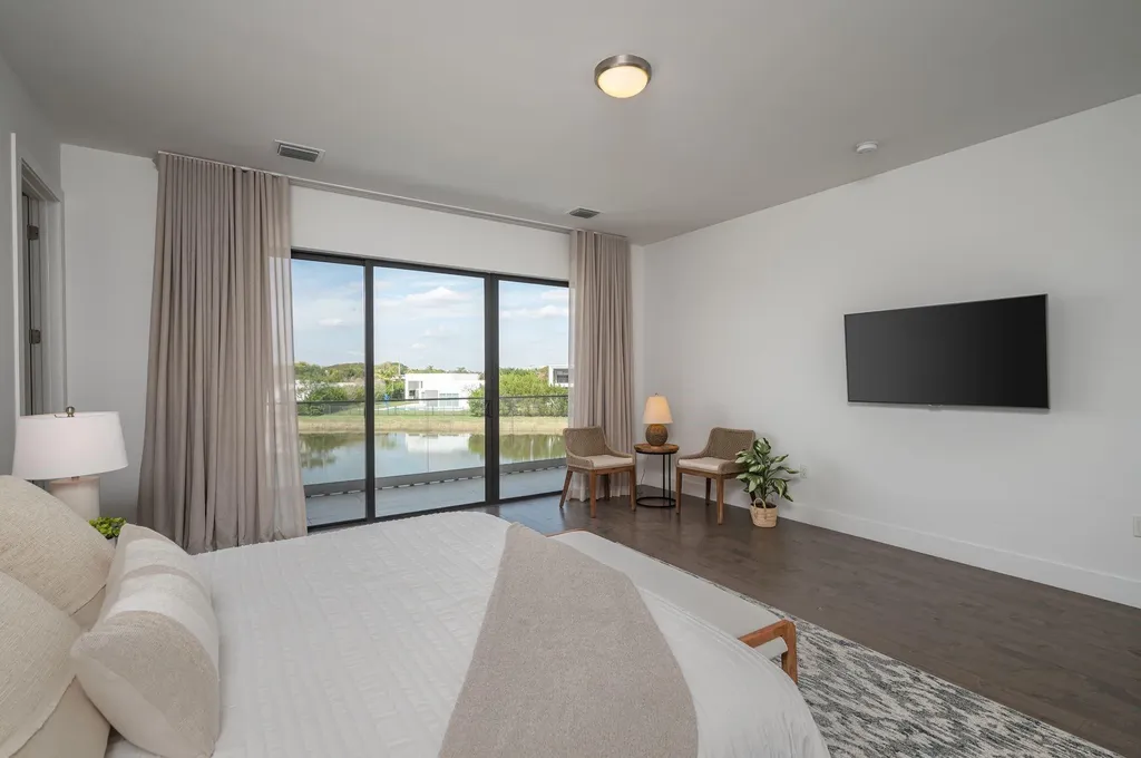 16553 Botaniko Drive S Weston FL 33326