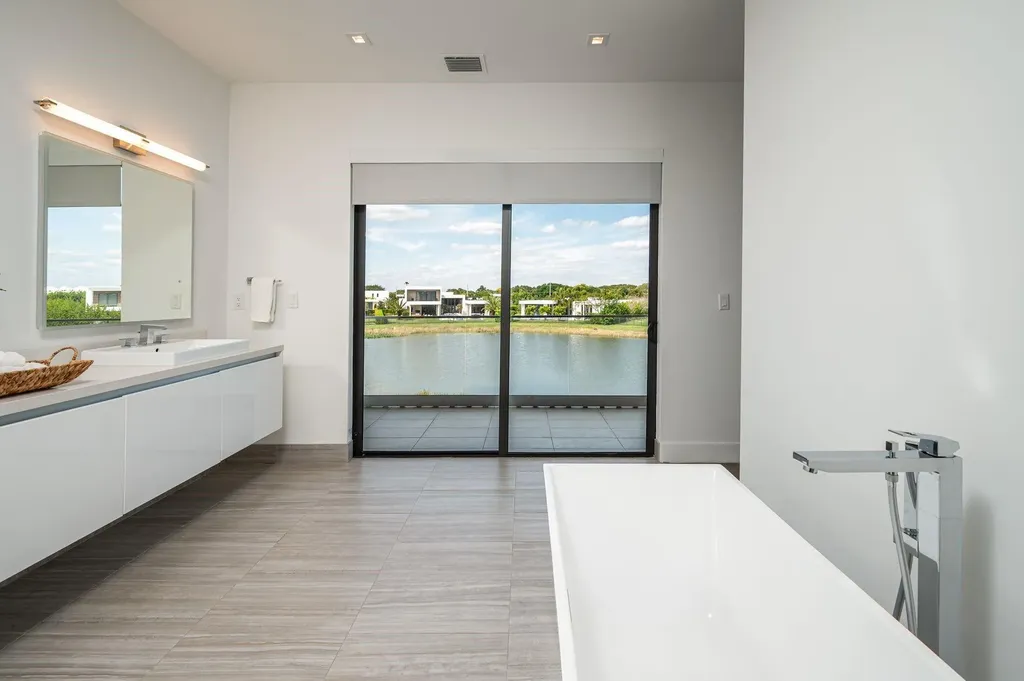 16553 Botaniko Drive S Weston FL 33326