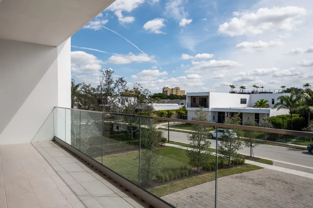 16553 Botaniko Drive S Weston FL 33326