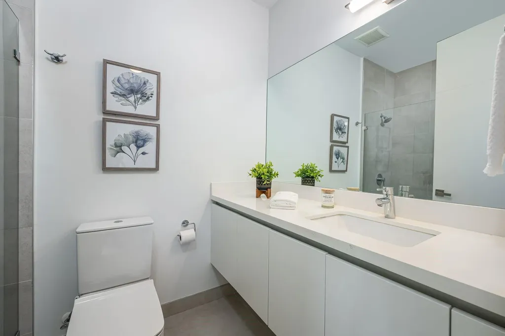 16553 Botaniko Drive S Weston FL 33326