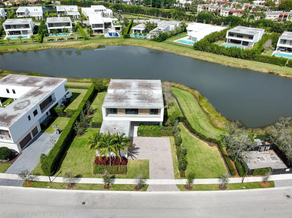 16553 Botaniko Drive S Weston FL 33326