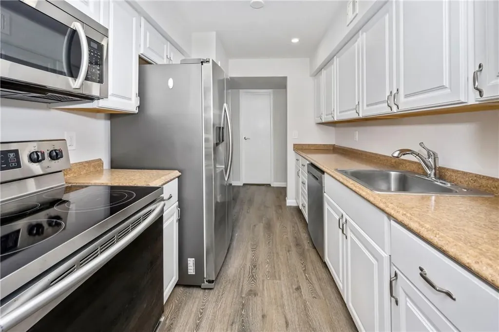 799 Riverside Drive Coral Springs FL 33071