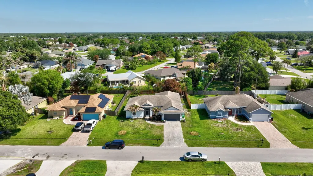 1221 SW Wellington Avenue Port St Lucie FL 34953
