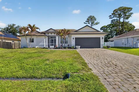 1221 SW Wellington Avenue Port St Lucie FL 34953
