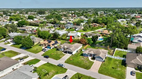1221 SW Wellington Avenue Port St Lucie FL 34953