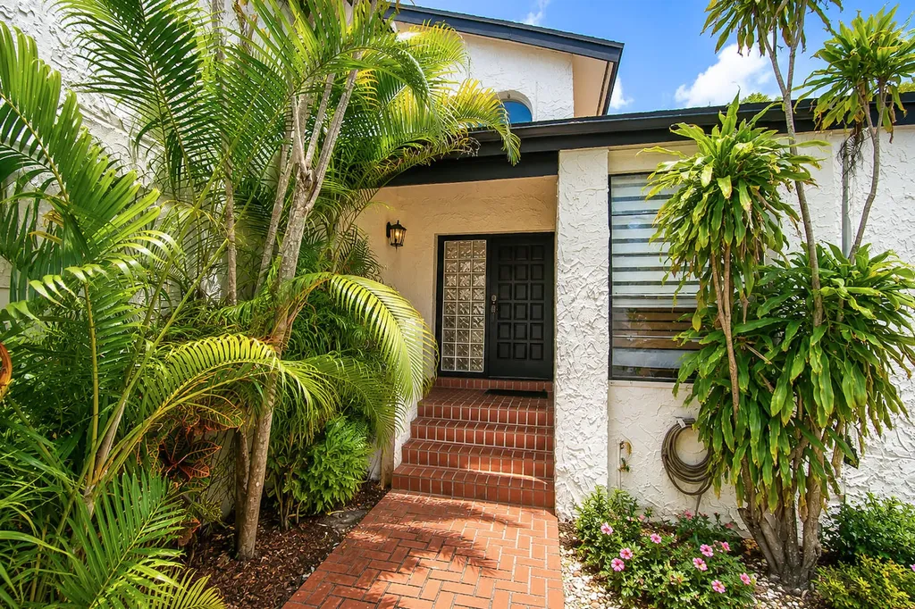 6458 Pond Apple Road Boca Raton FL 33433