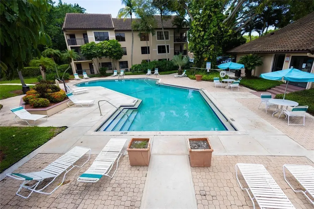 4241 W Mcnab Road W Pompano Beach FL 33069