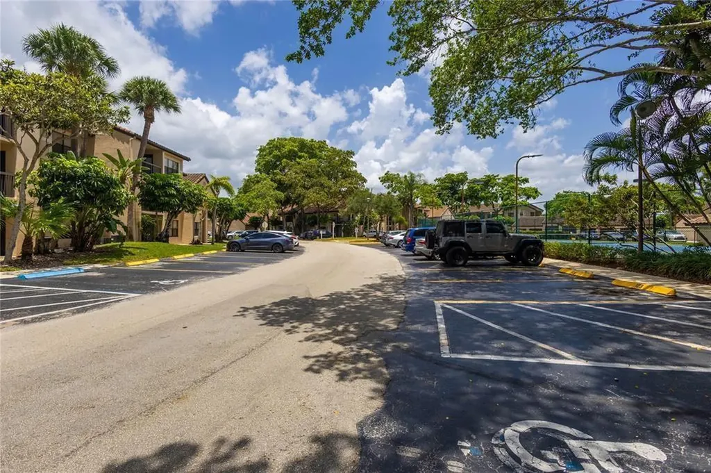 4241 W Mcnab Road W Pompano Beach FL 33069