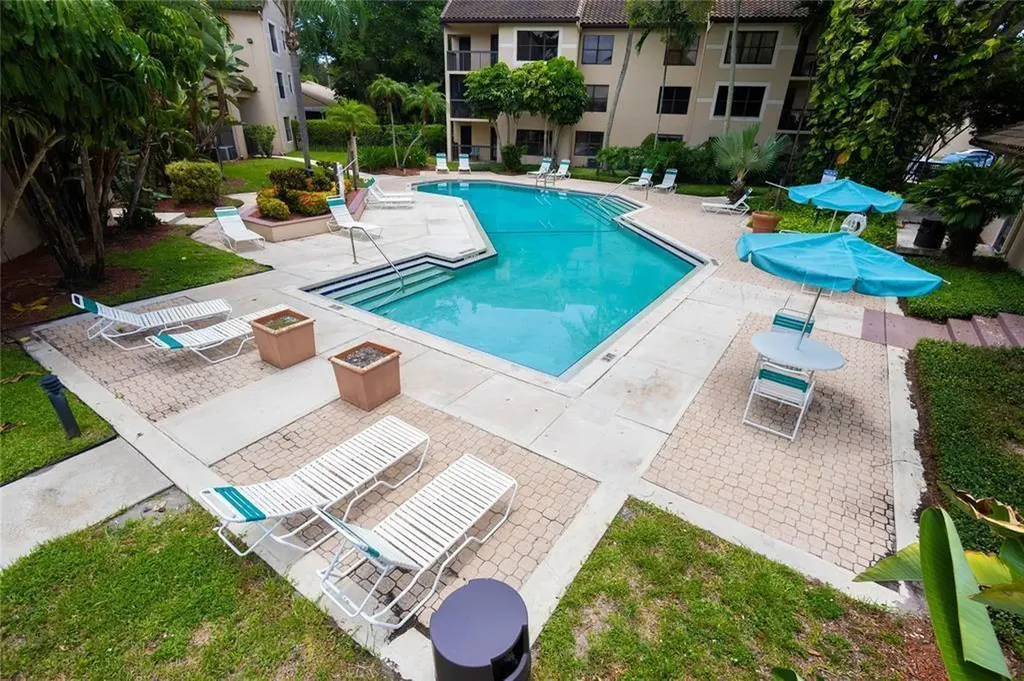 4241 W Mcnab Road W Pompano Beach FL 33069