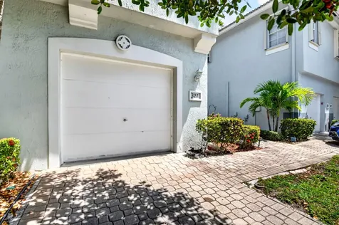 3271 Laurel Ridge Circle Riviera Beach FL 33404