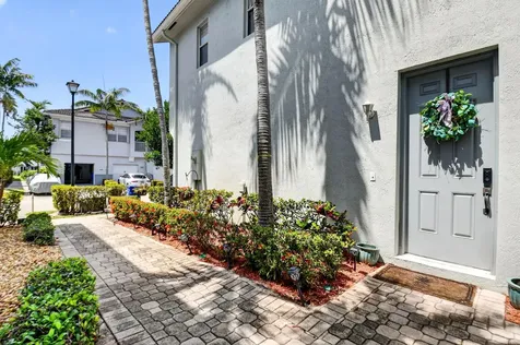 3271 Laurel Ridge Circle Riviera Beach FL 33404