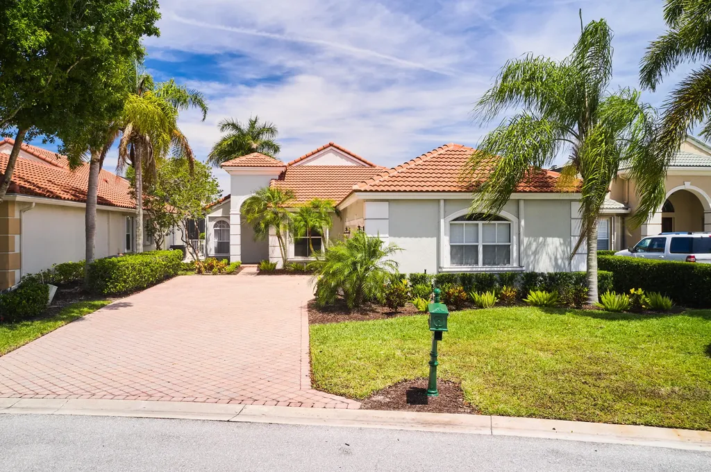 8282 Spyglass Drive West Palm Beach FL 33412