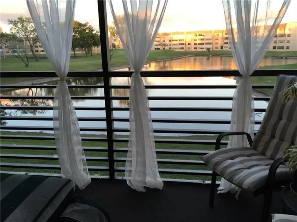 10331 Sunrise Lakes Boulevard Sunrise FL 33322