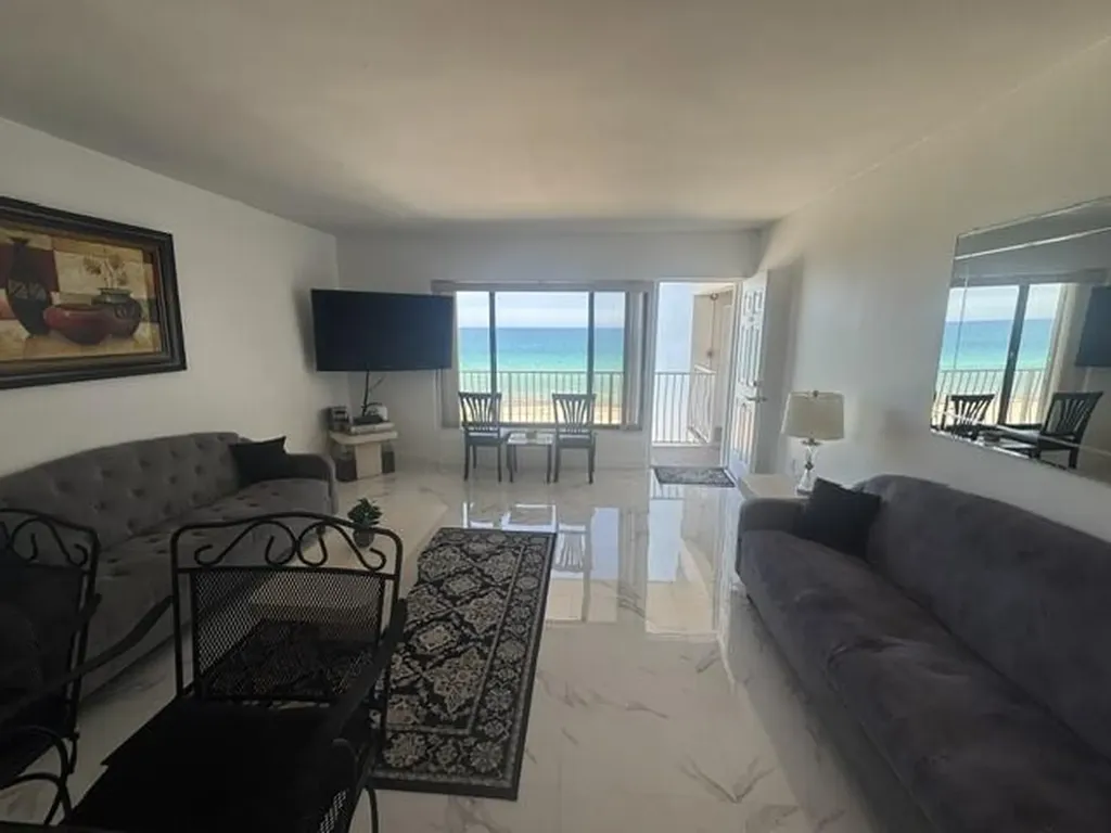 300 Oregon Street Hollywood FL 33019