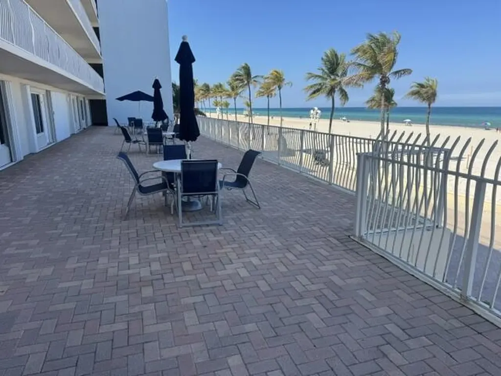 300 Oregon Street Hollywood FL 33019