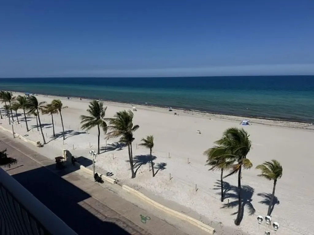 300 Oregon Street Hollywood FL 33019
