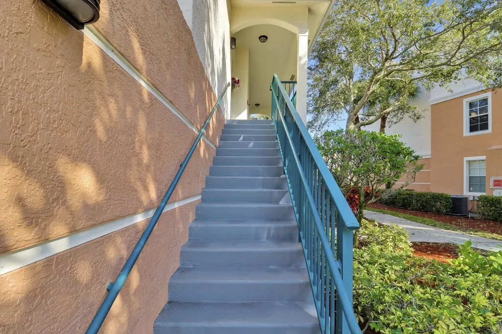 9212 W Myrtlewood Circle W Palm Beach Gardens FL 33418