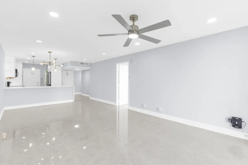 2901 S Palm Aire Drive Pompano Beach FL 33069