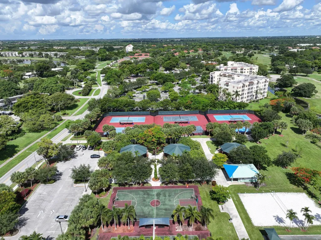 2901 S Palm Aire Drive Pompano Beach FL 33069