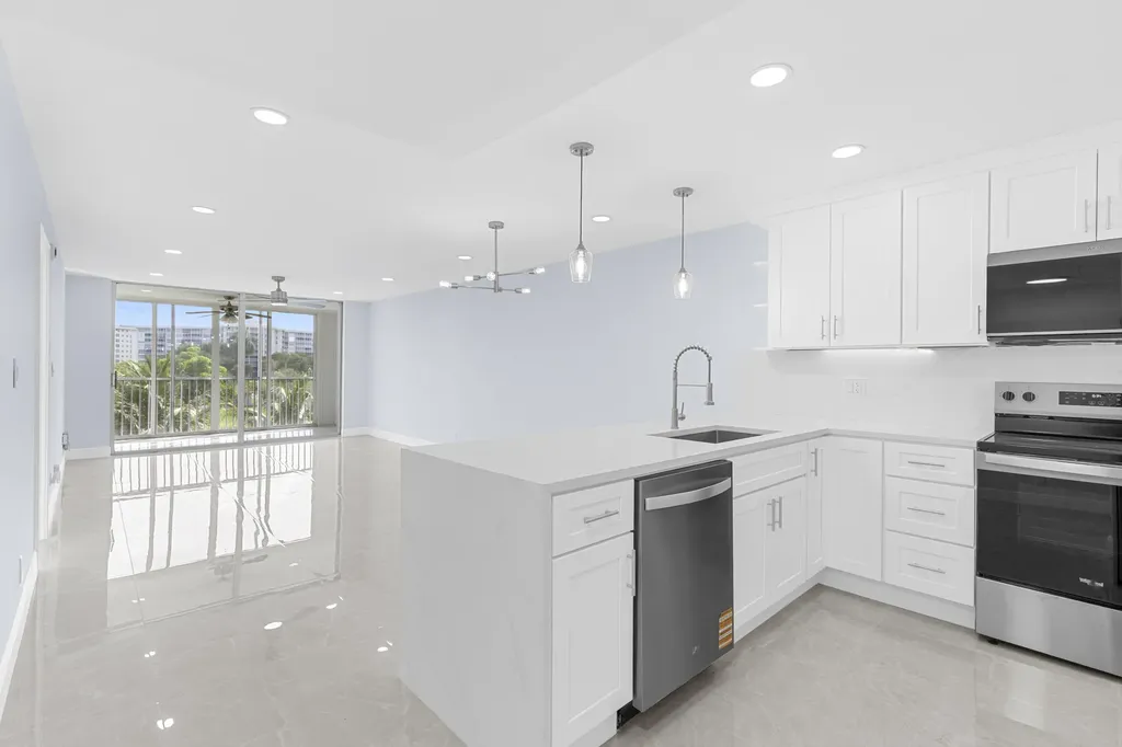 2901 S Palm Aire Drive Pompano Beach FL 33069