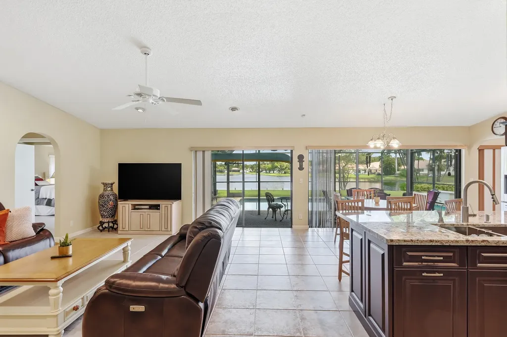 1042 NW 110th Lane Coral Springs FL 33071