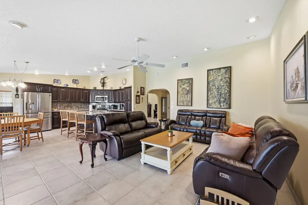 1042 NW 110th Lane Coral Springs FL 33071
