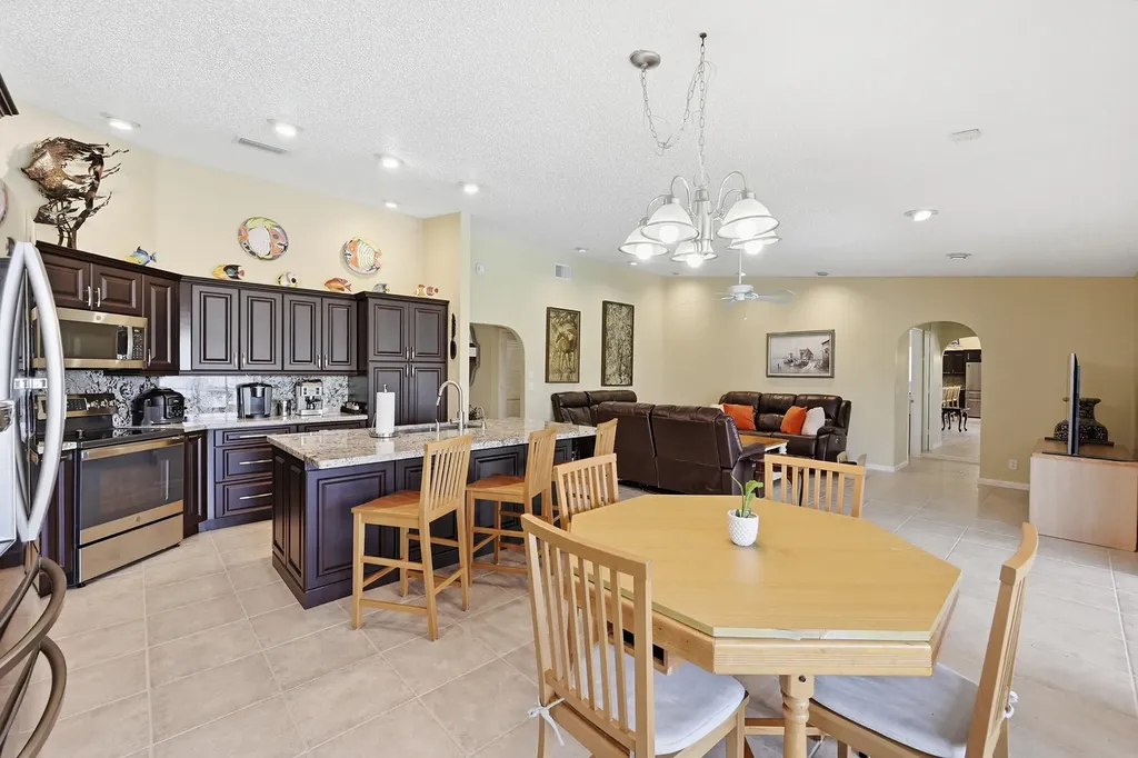1042 NW 110th Lane Coral Springs FL 33071