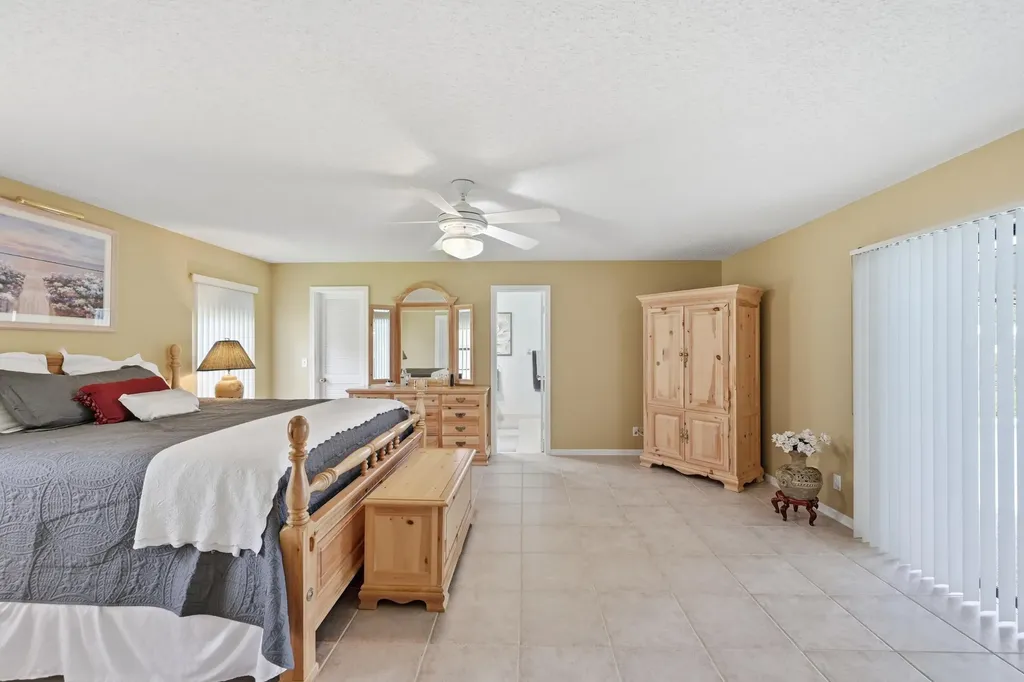 1042 NW 110th Lane Coral Springs FL 33071