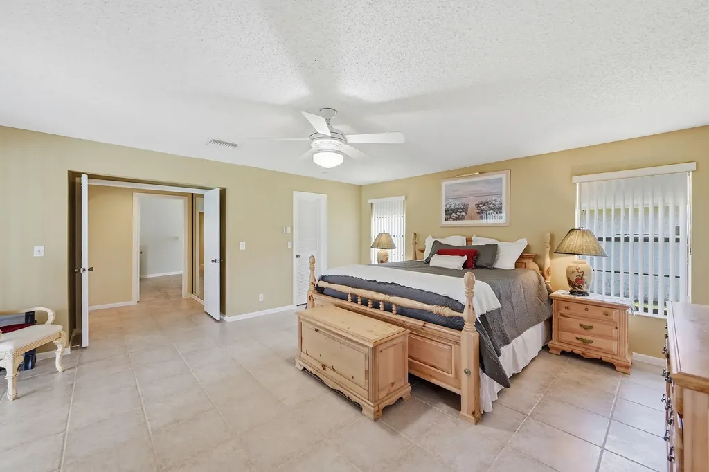 1042 NW 110th Lane Coral Springs FL 33071