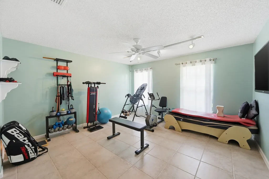 1042 NW 110th Lane Coral Springs FL 33071