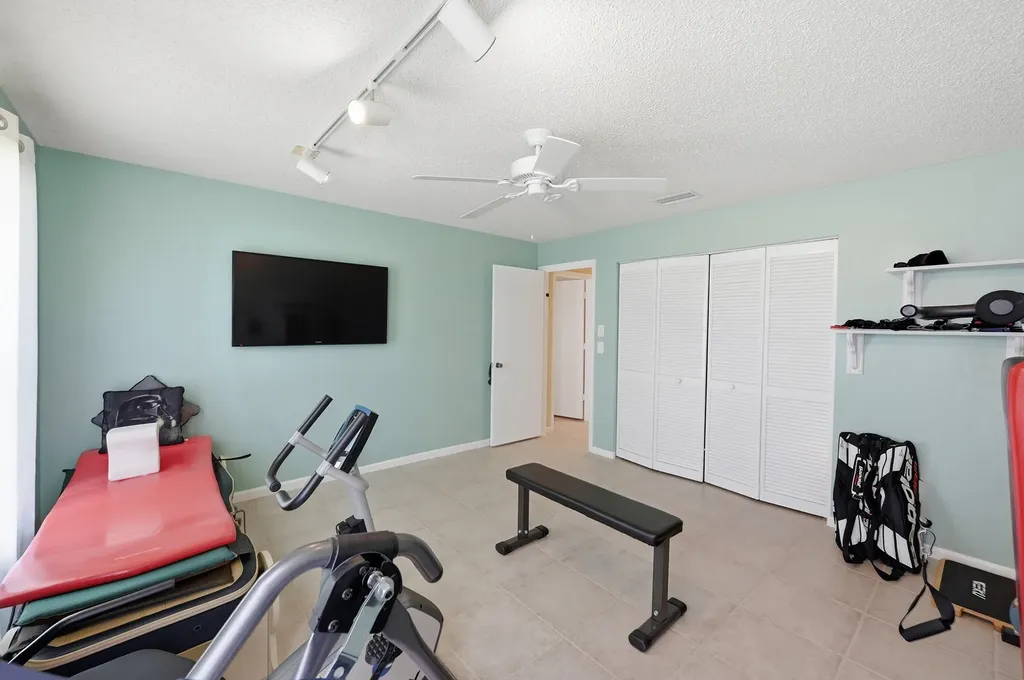 1042 NW 110th Lane Coral Springs FL 33071