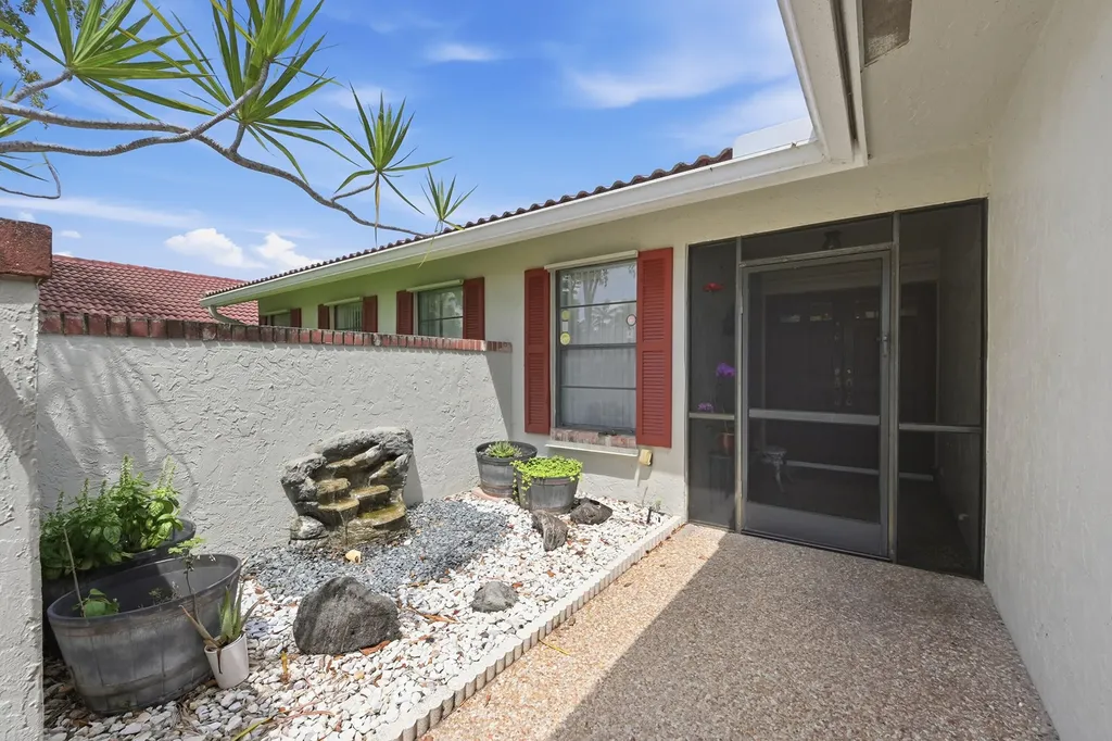 1042 NW 110th Lane Coral Springs FL 33071