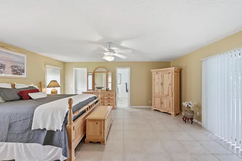 1042 NW 110th Lane Coral Springs FL 33071