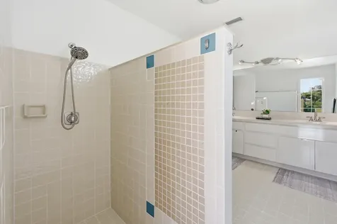 1042 NW 110th Lane Coral Springs FL 33071