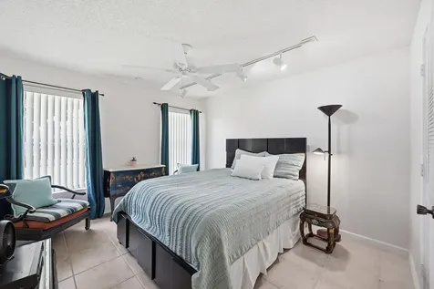 1042 NW 110th Lane Coral Springs FL 33071