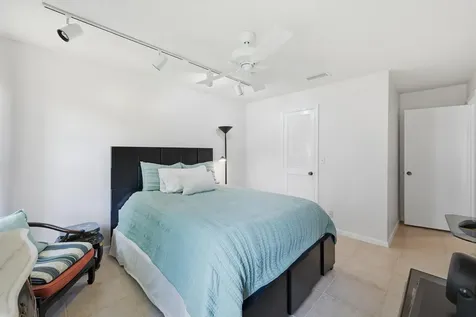 1042 NW 110th Lane Coral Springs FL 33071
