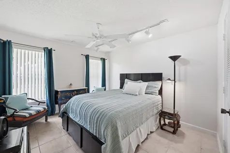 1042 NW 110th Lane Coral Springs FL 33071