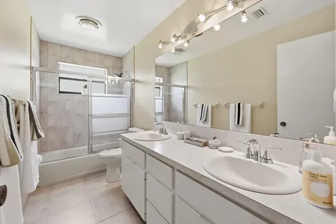 1042 NW 110th Lane Coral Springs FL 33071